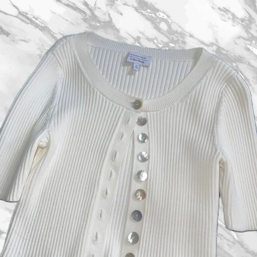 Cropped Shell Button Rib Knit - Picture 3 of 6